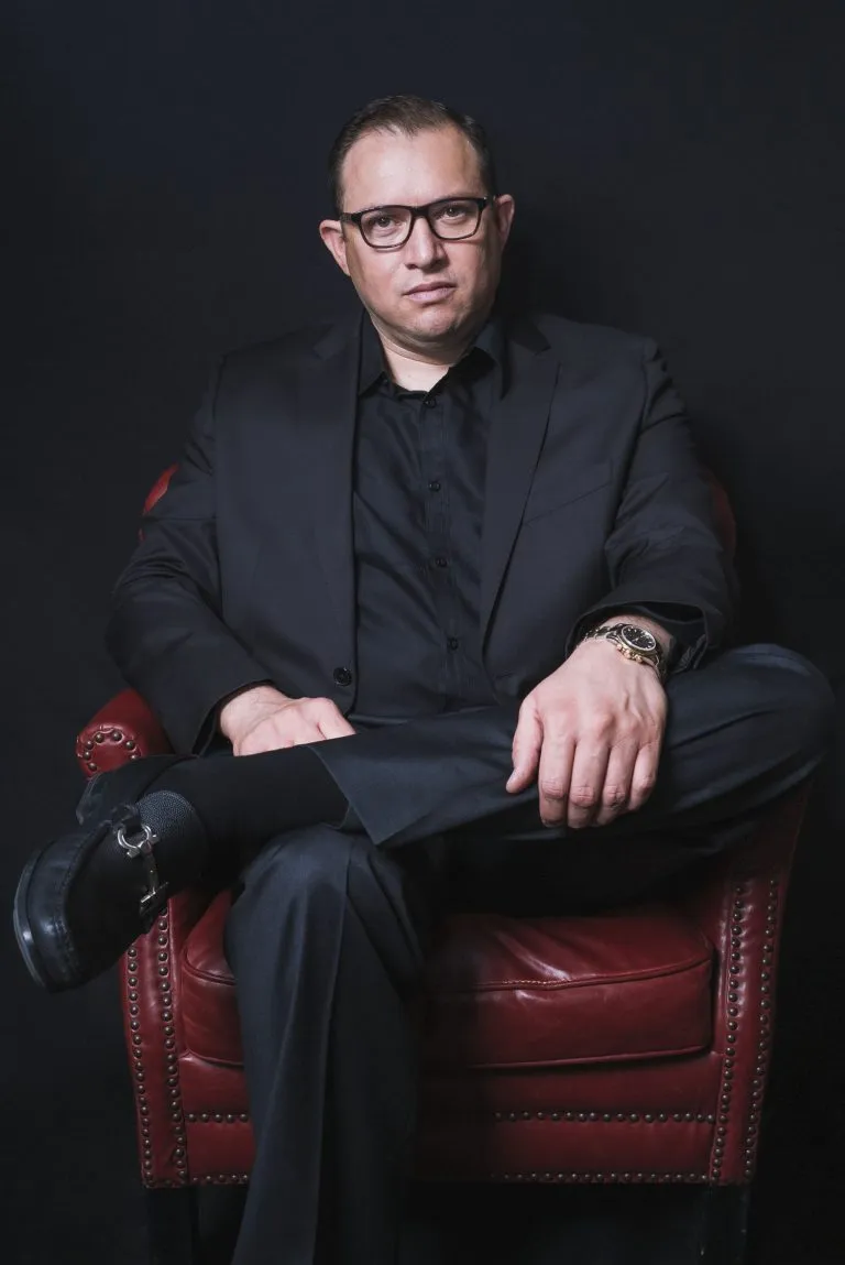 Home 6 A7S08851 Edit copia